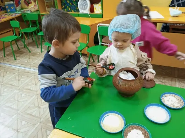 В Злынковском детском саду «Родничок» отметили День каши