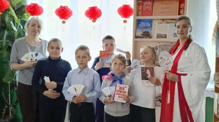 Третьеклассники Трубчевского района узнали о школьной жизни в Китае