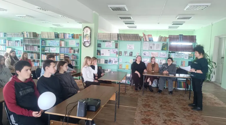 В Комаричской библиотеке провели беседу о вреде наркотиков