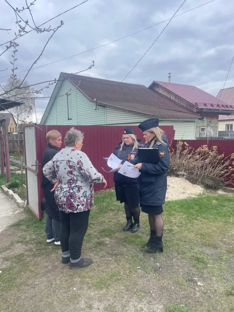 Судебные приставы на выезде к должнику