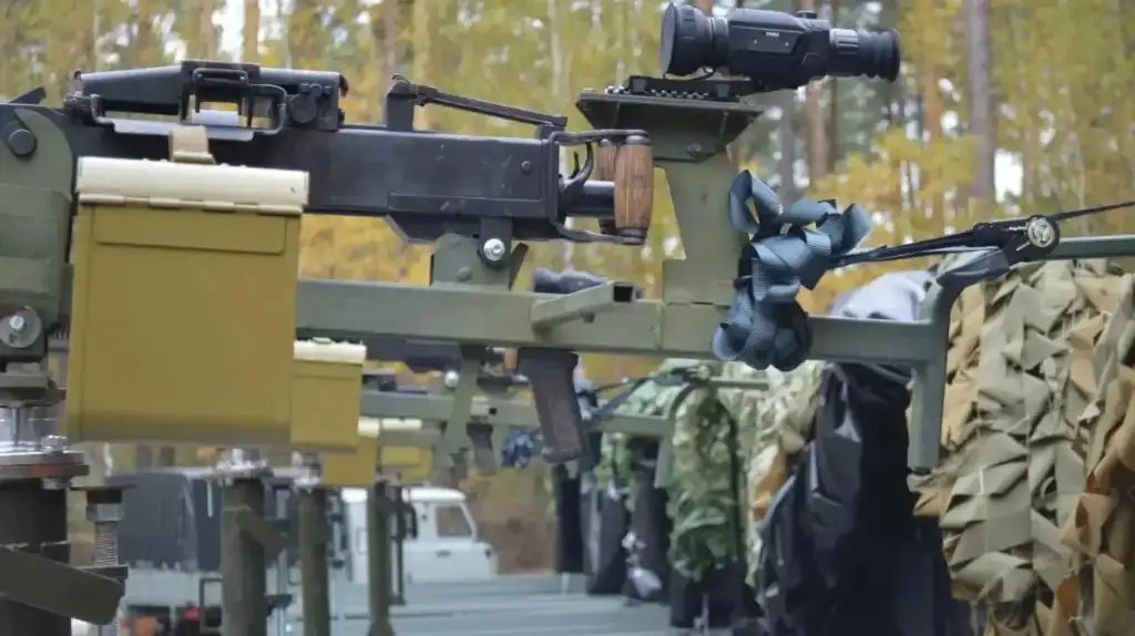 Вооружение на УАЗе добровольцев