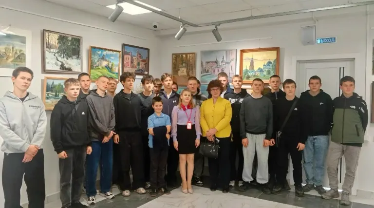 Студенты сурского техникума посетили выставки в рамках программы «Пушкинская карта»