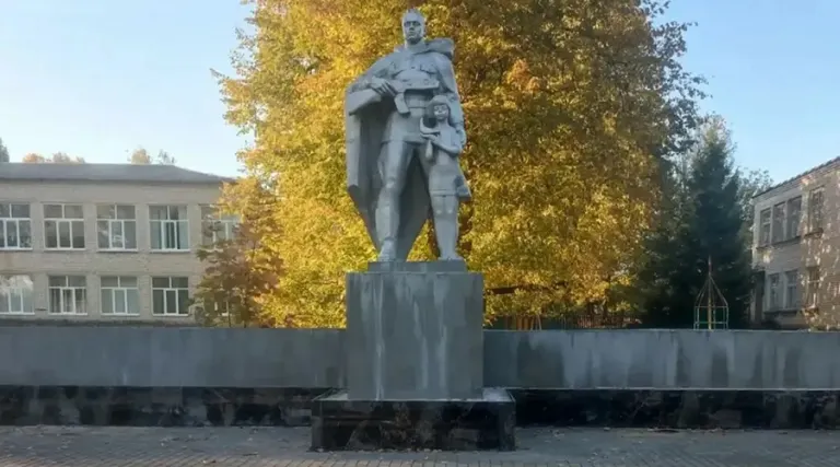 В Сновском завершили реставрацию мемориального комплекса