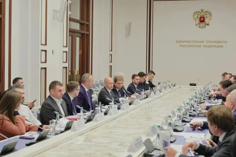 Брянцы могут подать заявки на муниципальную премию «Служение»