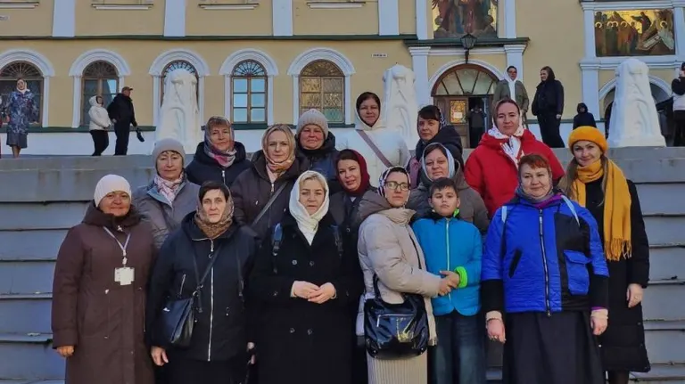 Брянские паломники посетили святыни Псковской митрополии