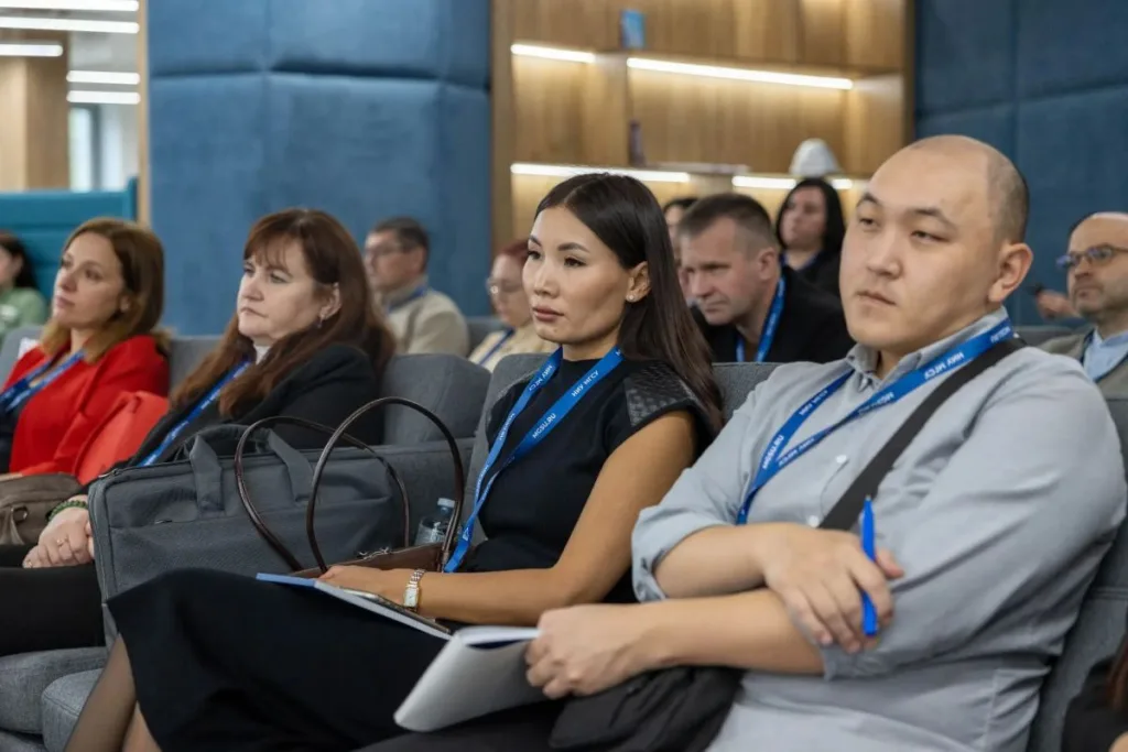 Заместитель руководителя Росреестра прочитал лекцию о земле и недвижимости госслужащим из шести регионов