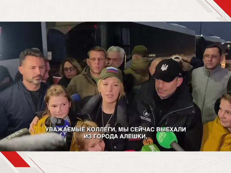 Семью с семерыми детьми вывезли из Алёшек во время гуманитарной миссии