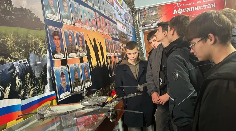 Студенты техникума Комаричей познакомились с историей подвигов земляков
