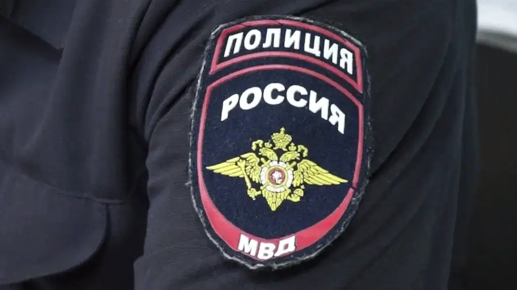 Патч МВД России на форме полицейского