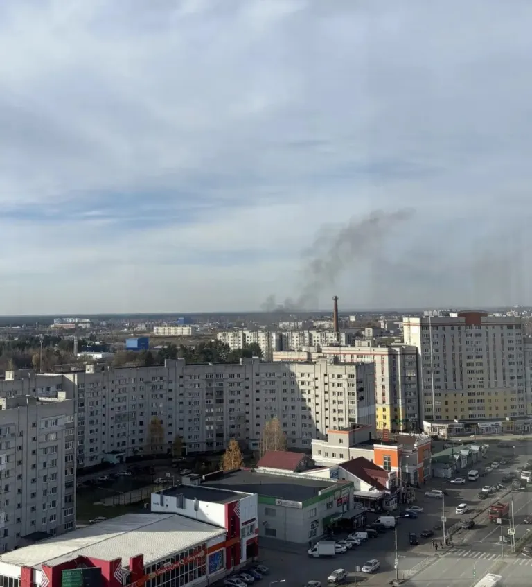 В Фокинском районе Брянска заметили черный столб дыма
