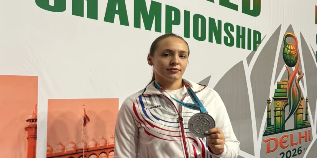 Спортсменка с медалью чемпионата мира