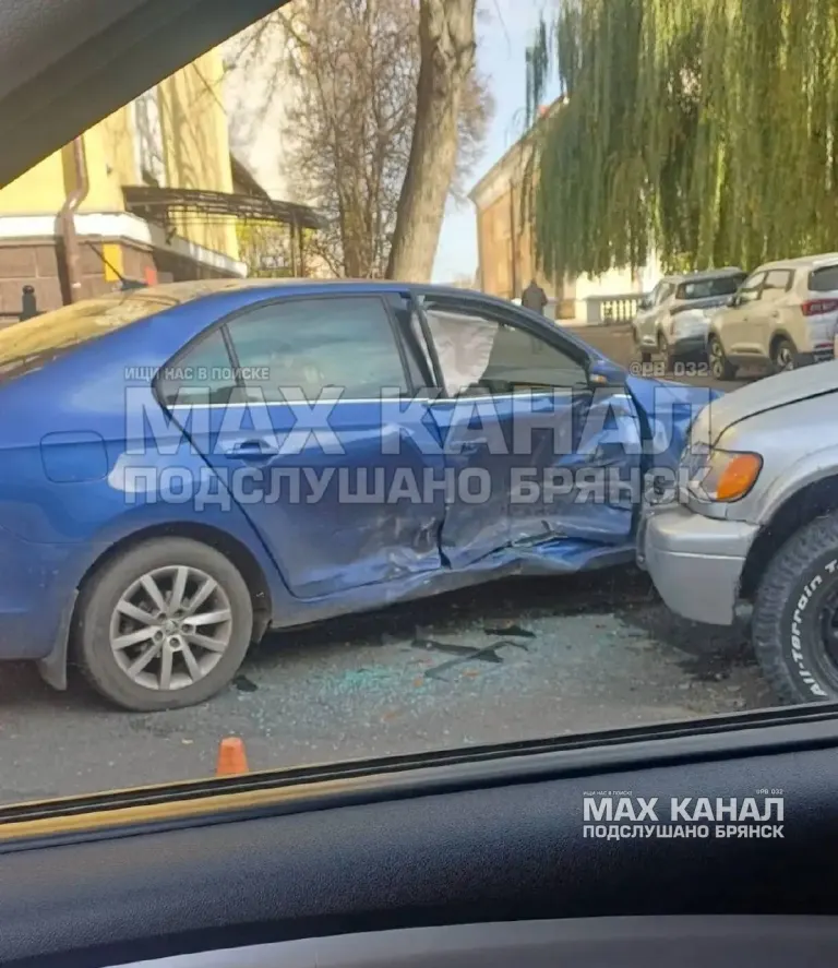 Авария на улице Горького в Брянске