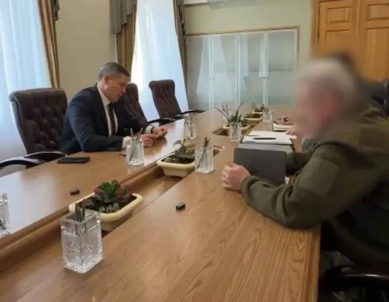 В брянских селах пропадает сотовая связь из-за дронов, население будут оповещать по радио