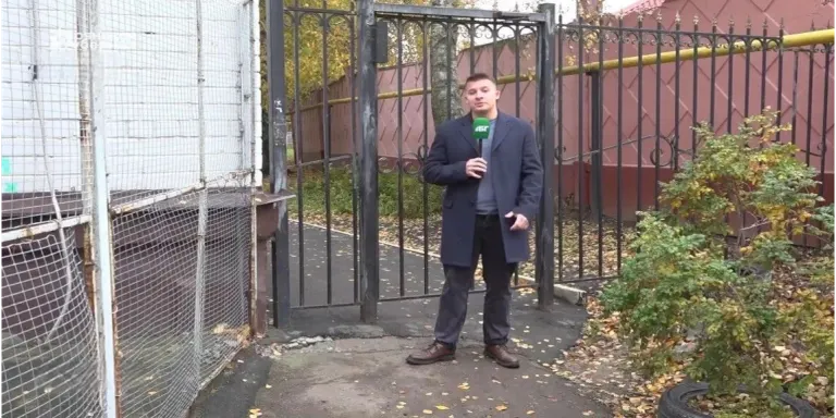 Заборы вокруг домов в Брянске: что говорят жители
