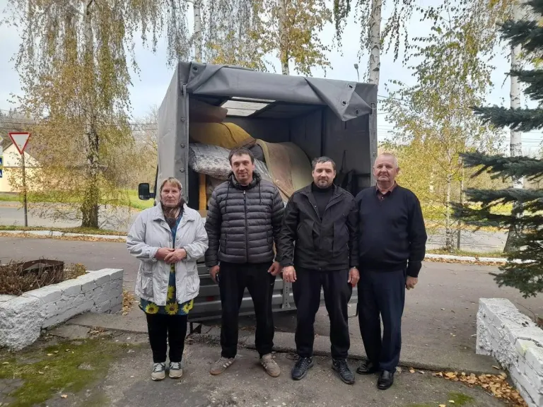 Брянские рукодельницы отправили бойцам СВО одеяла и матрасы