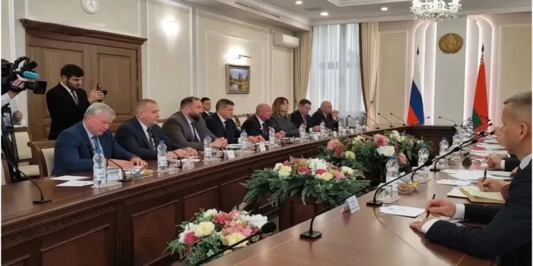 Брянск и Минск обсудили промышленную кооперацию без конкуренции