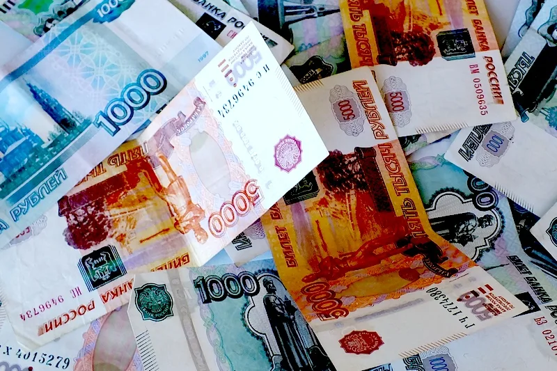 Российские рубли, деньги жертв мошенничества