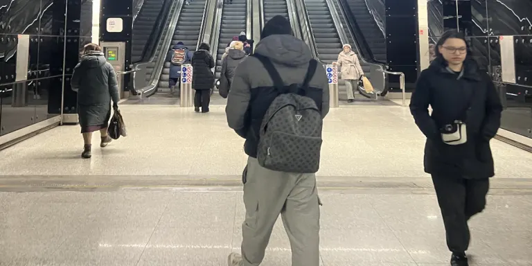 Московский метрополитен подал в суд на брянского предпринимателя из-за логотипа на кружках