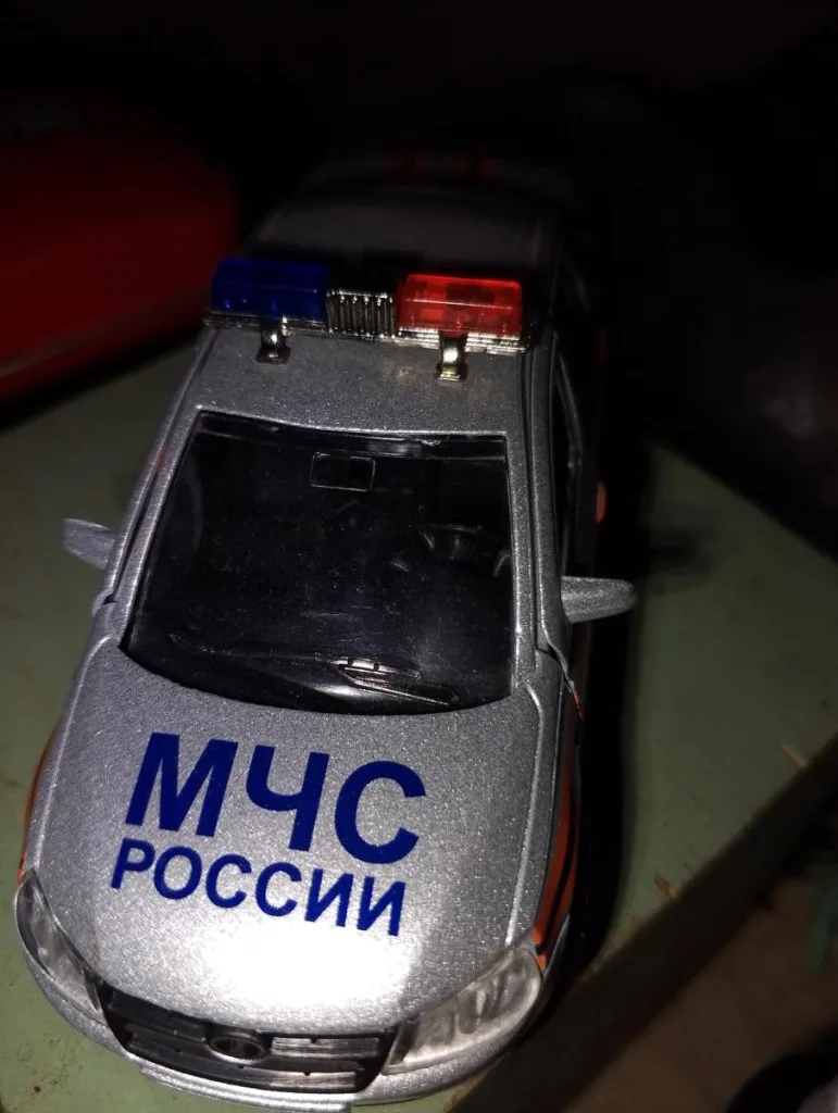 Машинка МЧС России с мигалками