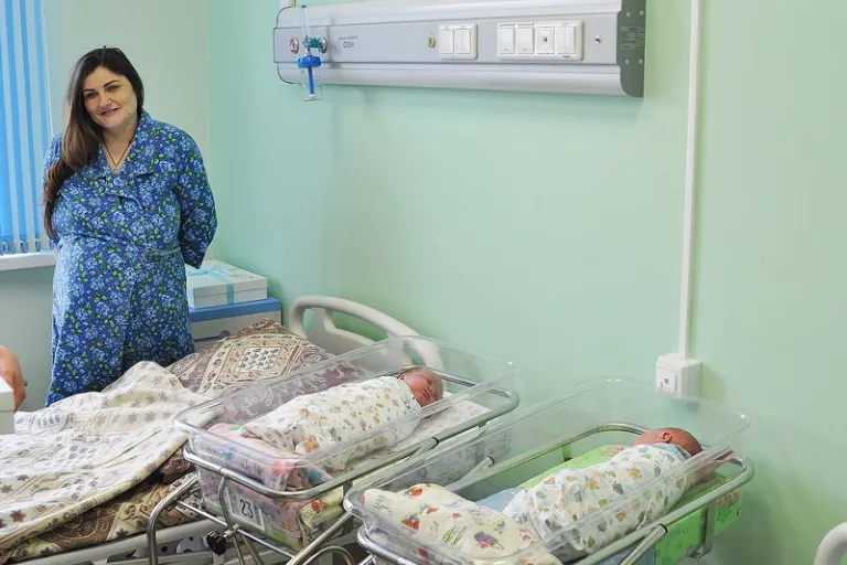 Многодетные семьи Брянской области получили новые выплаты на обучение и ремонт