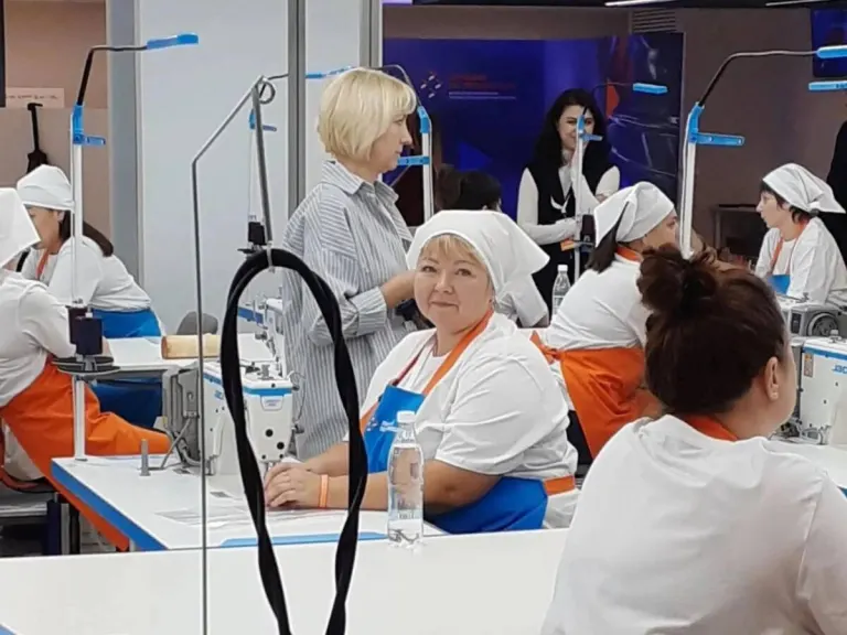Брянская швея Наталья Сидорова представила регион в финале конкурса «Лучший по профессии»