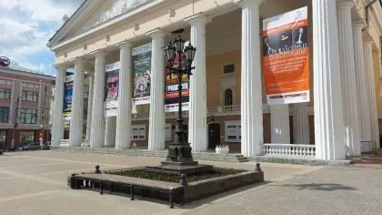 Губернатор поручил держать реставрацию Брянского драмтеатра на особом контроле
