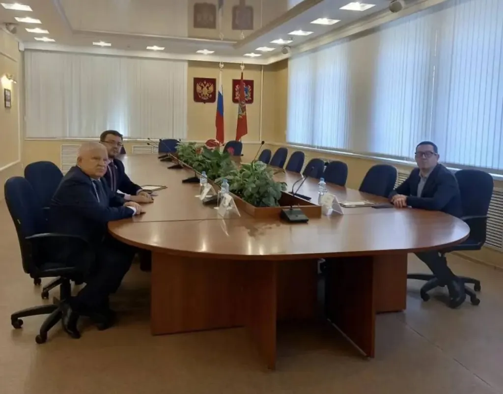 Совещание в конференц-зале с участниками семинара