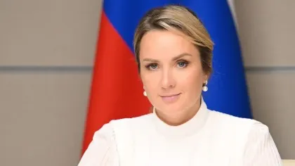 Брянский омбудсмен поздравила Марию Львову-Белову с днём рождения