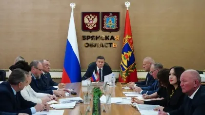Ковальчук потребовал завершить строительство спортивных и детских объектов в Брянской области