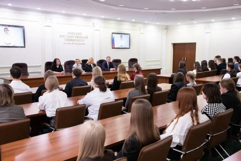 БГУ студенты представили 100+ работ на патриотический конкурс «Связующая нить народов России»