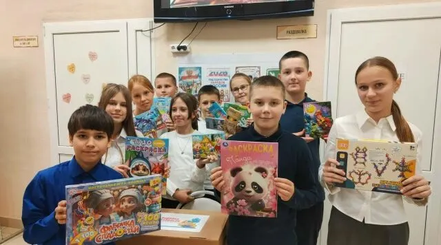 В Суражской школе №1 провели благотворительную акцию для детей из больниц