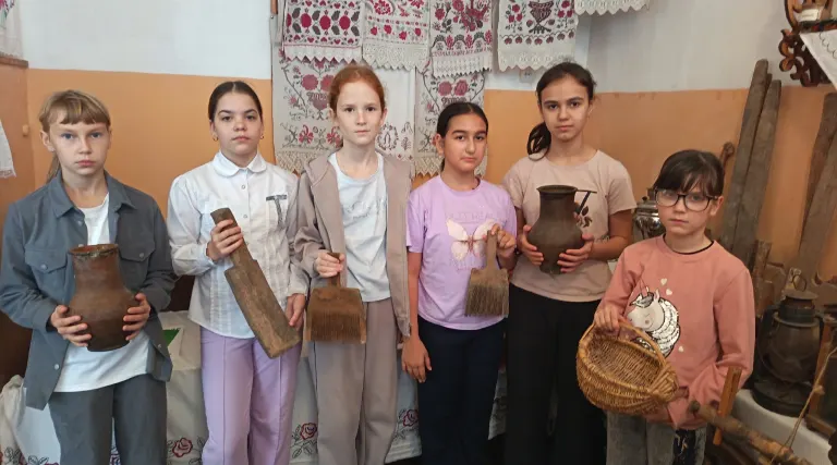 Школьники посетили музей русской старины в Гордеевке