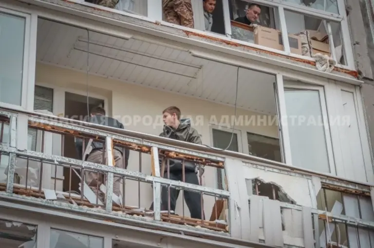Мэрия рассказала, как в Брянске устраняют последствия ночного налета беспилотников