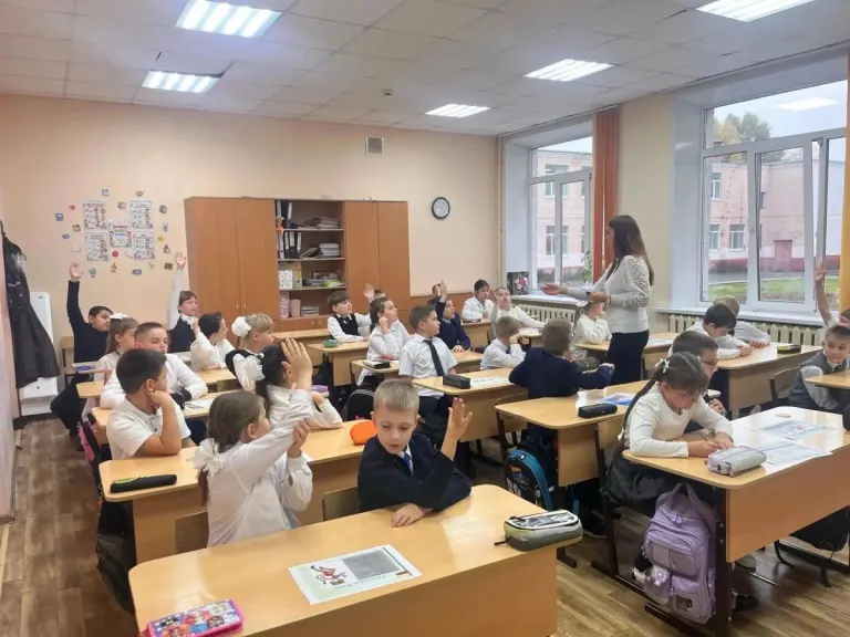 В брянской школе №46 третьеклассники узнали о комплексе ГТО