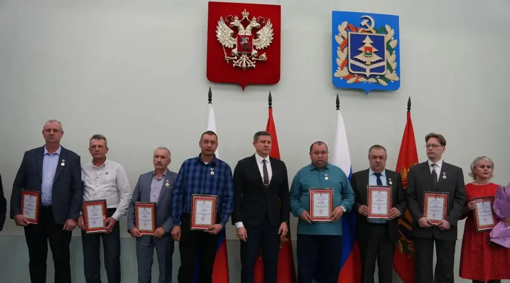 Награждение дорожников на торжественной церемонии