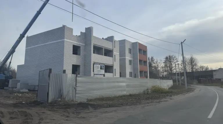 В Навлинском районе строят 18 домов для детей-сирот