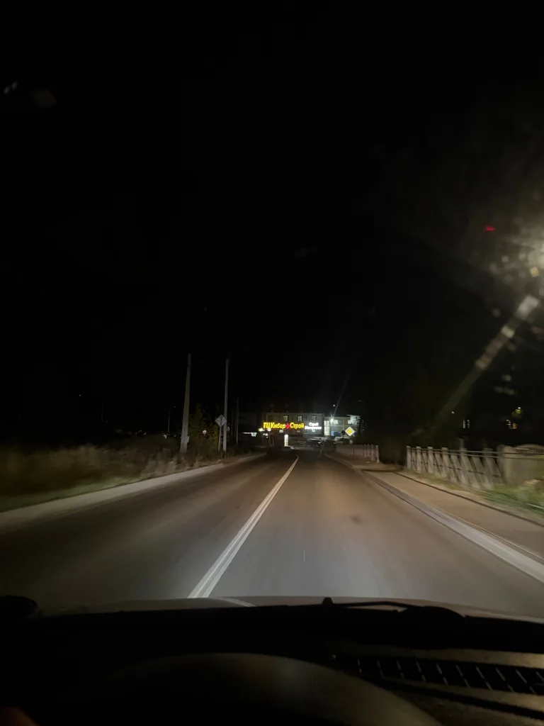 Неработающее уличное освещение на дороге в Толмачево