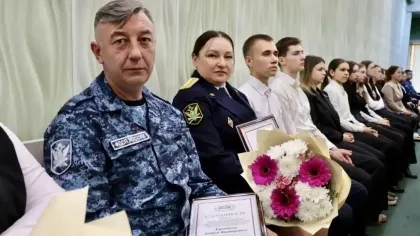 Брянских судебных приставов наградили за верность долгу