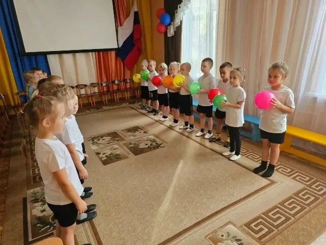 В детском саду Дубровского подвижные игры учат детей дружбе и взаимопомощи