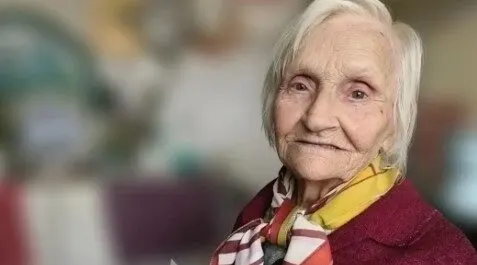 В Сельцо поздравили ветерана войны и труда Анну Кузьмину со 95-летием