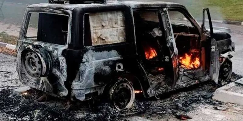 Автомобиль поврежден при атаке беспилотника