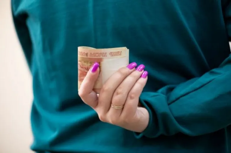 Брянская компания высчитала алименты, но не выплатила их матери — директора оштрафовали