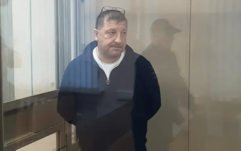 Бывшего главу Выгоничского района осудили на 5,5 года за взятку и превышение полномочий