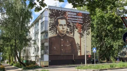 Брянск очищают от рекламного мусора и украшают муралами