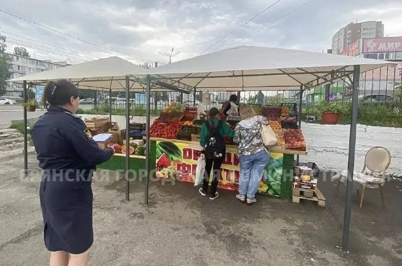 Павильон уличной торговли овощами в Брянске